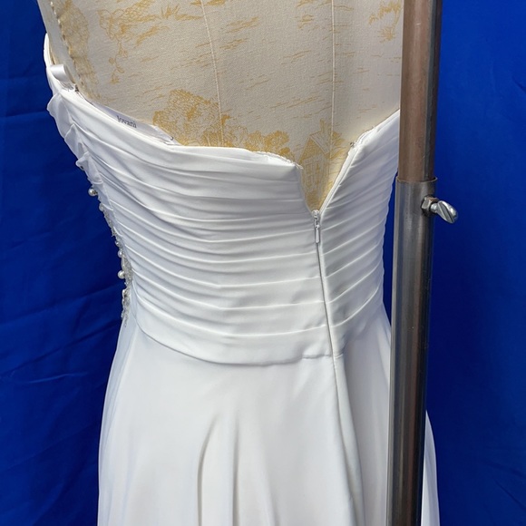 White strapless evening gown, could be used for a wedding (416) - Picture 3 of 5